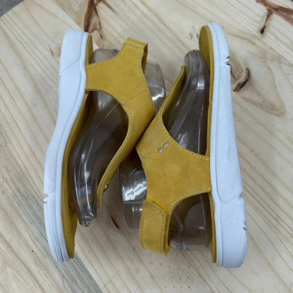 Rykä Margo Sandals Womens 7.5W Yellow Suede Thong Backstrap Sporty Comfort